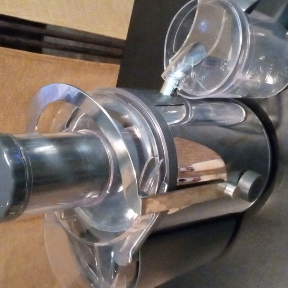 Bella Juice Extractor - Picture 5 of 7